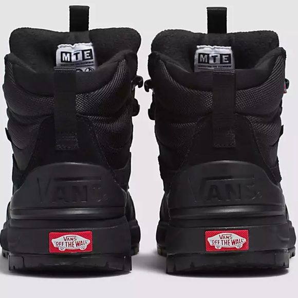 Vans Men’s Ultrarange Exo
Black/Black
VN0A4BVSBKA
Boots Sneakers - Picture 15 of 16